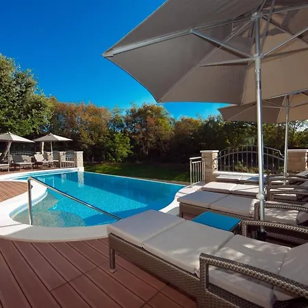بيت للعطل House 688 لابين