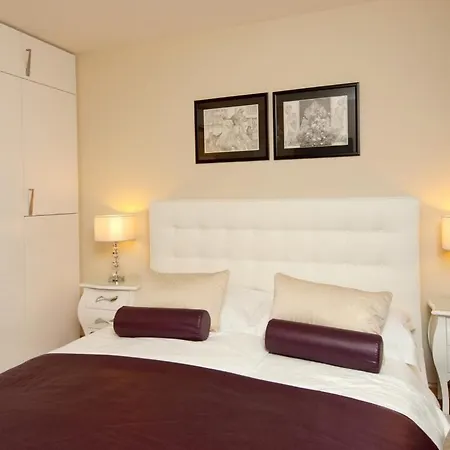 بيت للعطل House 688 *