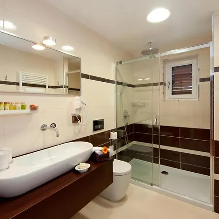 House 688 *